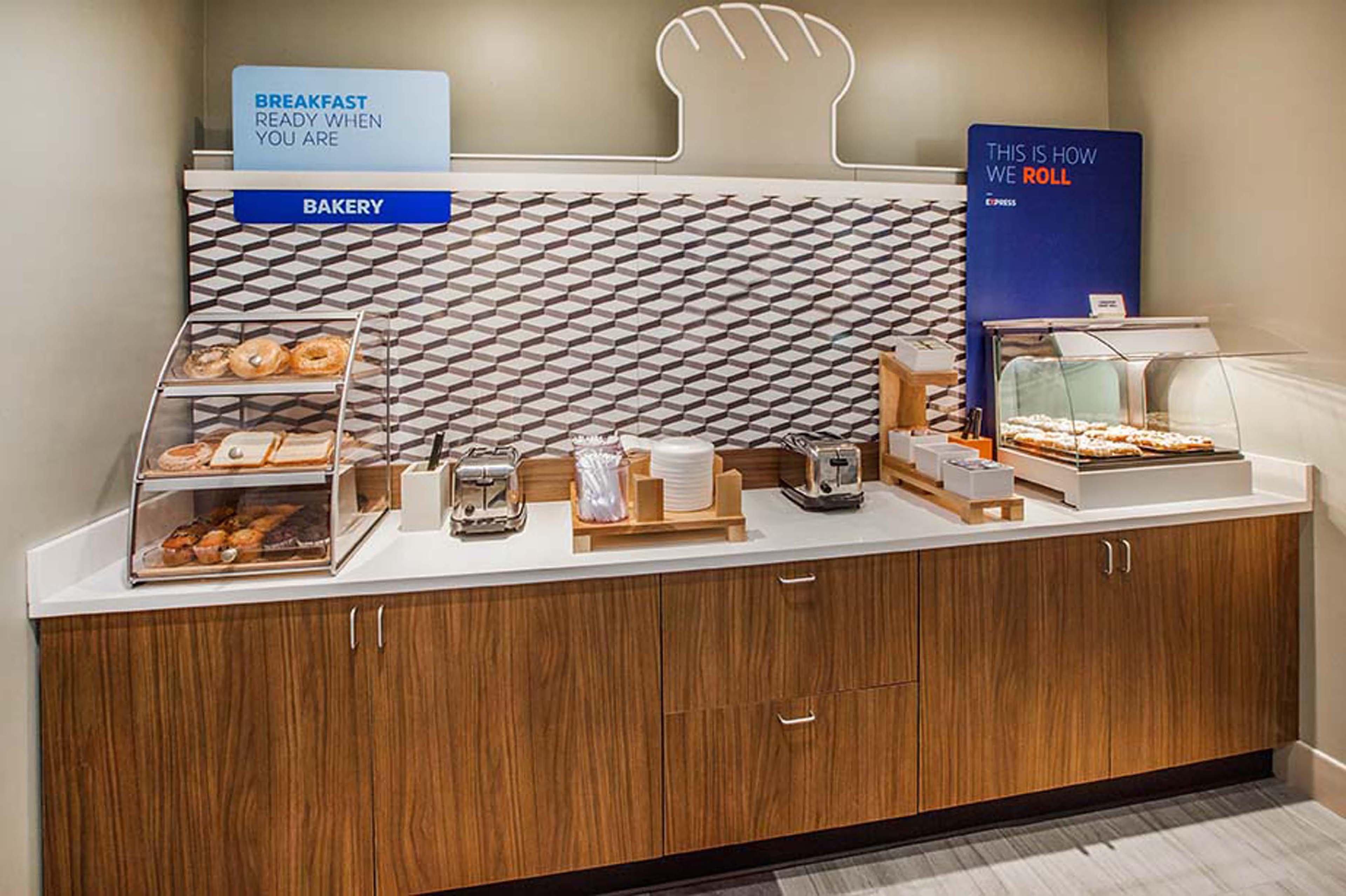 Holiday Inn Express & Suites Locust Grove By Ihg Zewnętrze zdjęcie