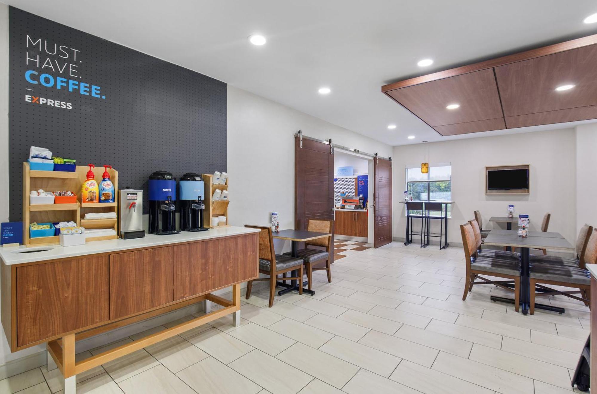Holiday Inn Express & Suites Locust Grove By Ihg Zewnętrze zdjęcie